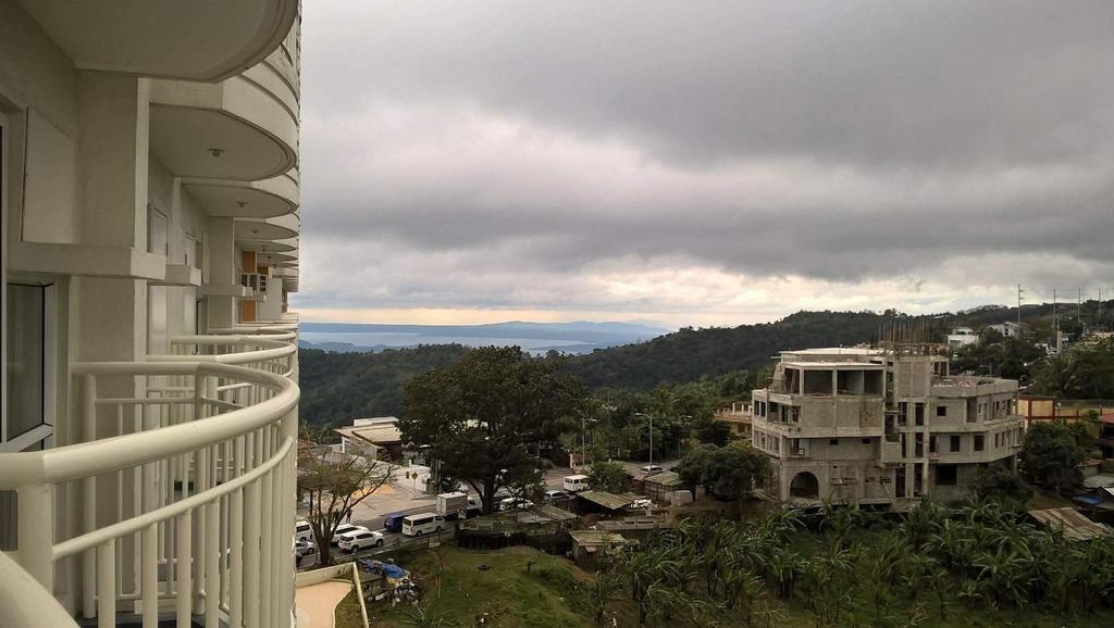 Mary'S Crib Cityland Prime Tagaytay With Free Wifi & Swimming Tagaytay City ภายนอก รูปภาพ